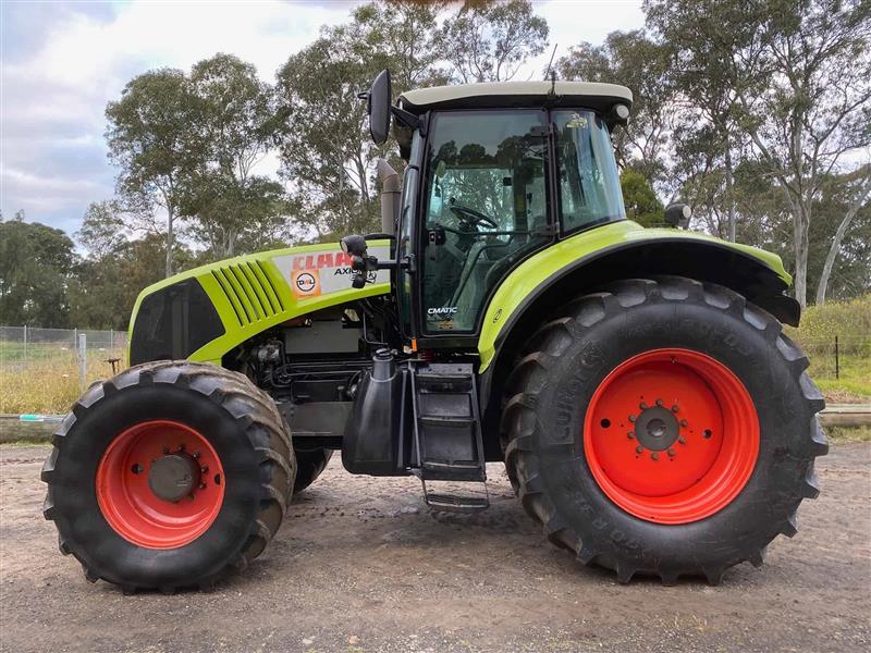 Photo 5. Claas Axion 840 4wd tractor