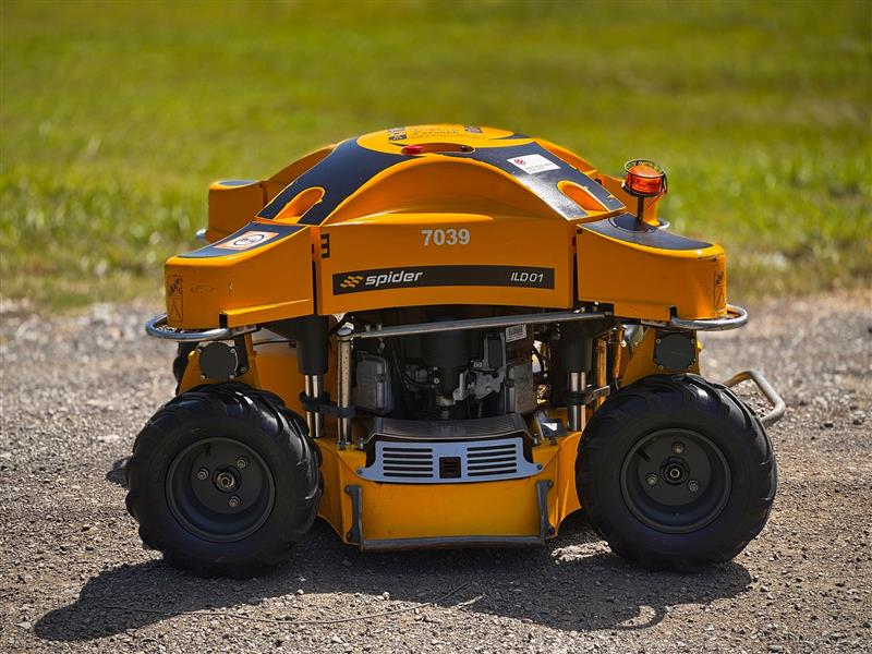 Photo 2. Dvonk Spide Slope ILD01G mower cutting deck