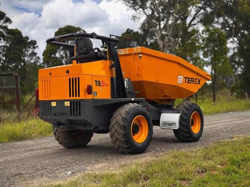 Photo 2. Terex TA9 SP 9 tonne articulated all terrain carrier dumper