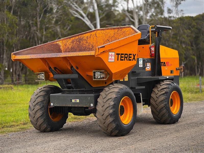 Photo 4. Terex TA9 SP 9 tonne articulated all terrain carrier dumper