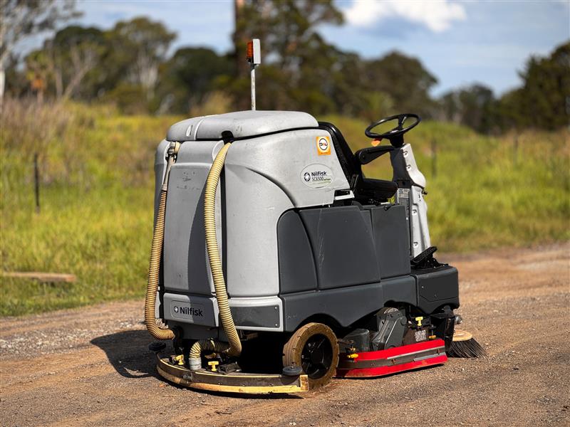Photo 2. Nilfisk SC6500 battery powered sweeper