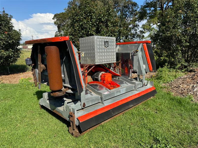 Photo 3. Howard Condor RLM 350 slasher