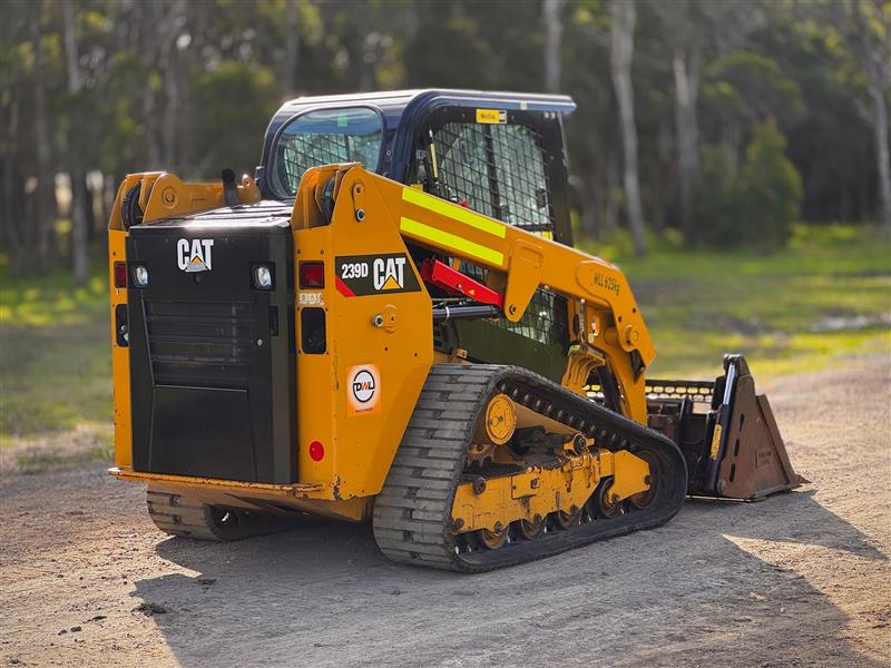 Photo 2. Caterpillar 239D positrack tracked skid steer loader