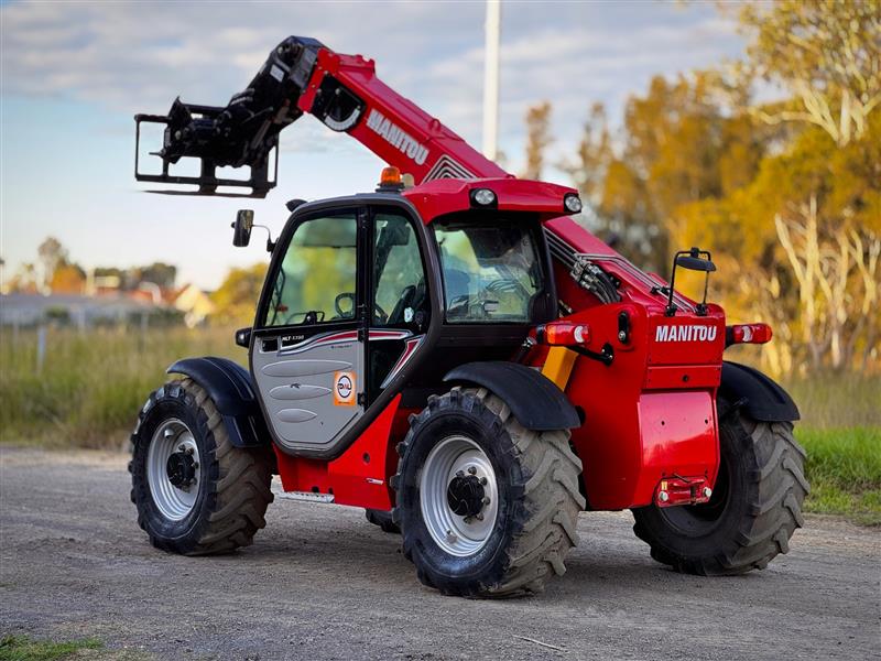 Photo 2. Manitou MLT730LS 3T 7M in cert telescopic handler