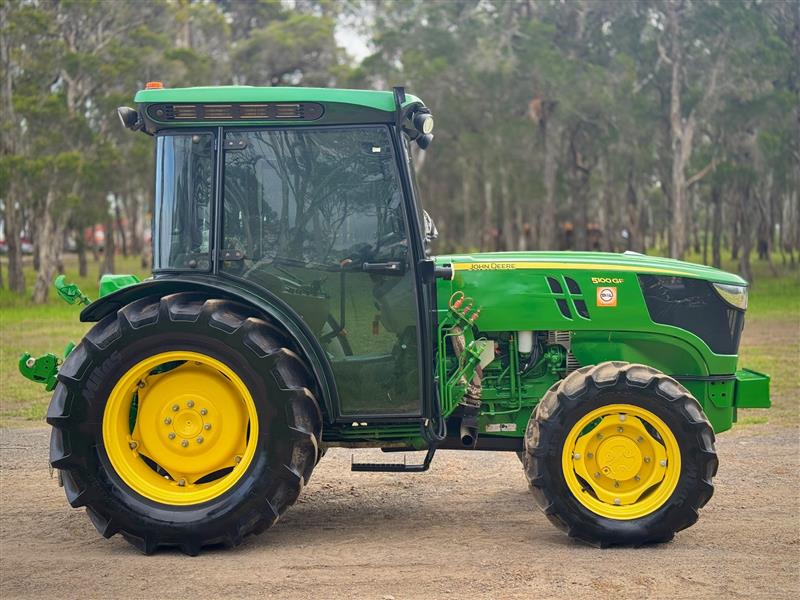 Photo 2. John Deere 5100GF 4wd a/c cabin tractor