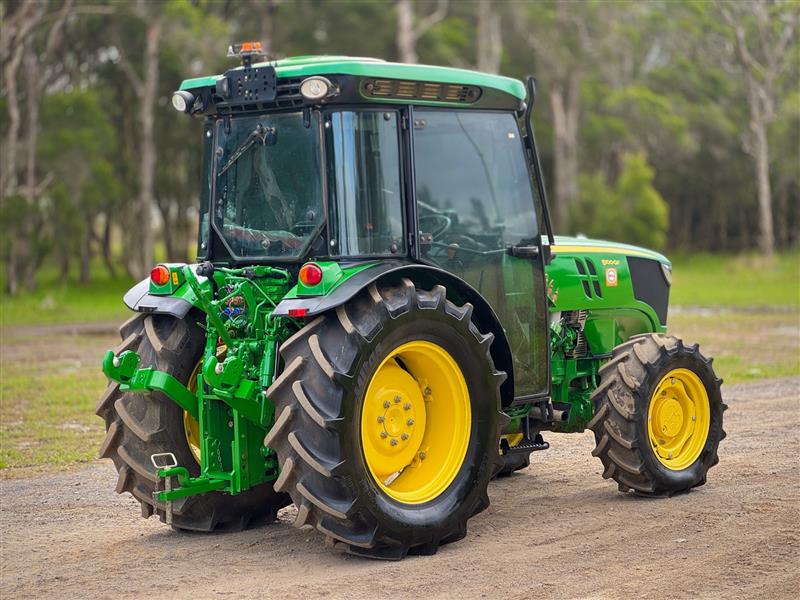 Photo 4. John Deere 5100GF 4wd a/c cabin tractor