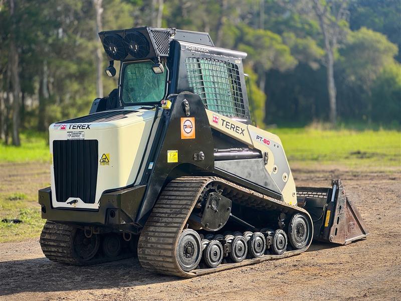 Photo 3. Terex PT80 positrack skid steer loader