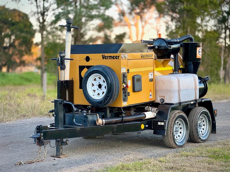 Photo 2. Vermeer VX30-250 trailer mounted hydro water vaccum