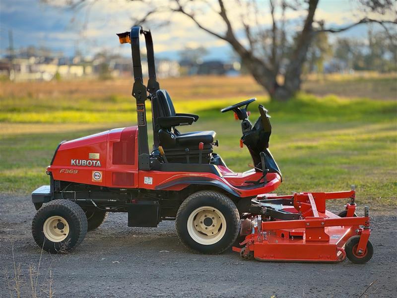 Photo 2. Kubota F3690 72inch diesel out front deck ride on lawn mower