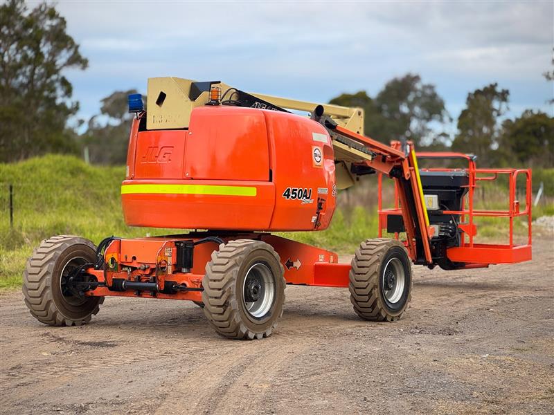 Photo 3. JLG 450AJ 45ft 13.7M knuckle boom scissor lift elevated work platform