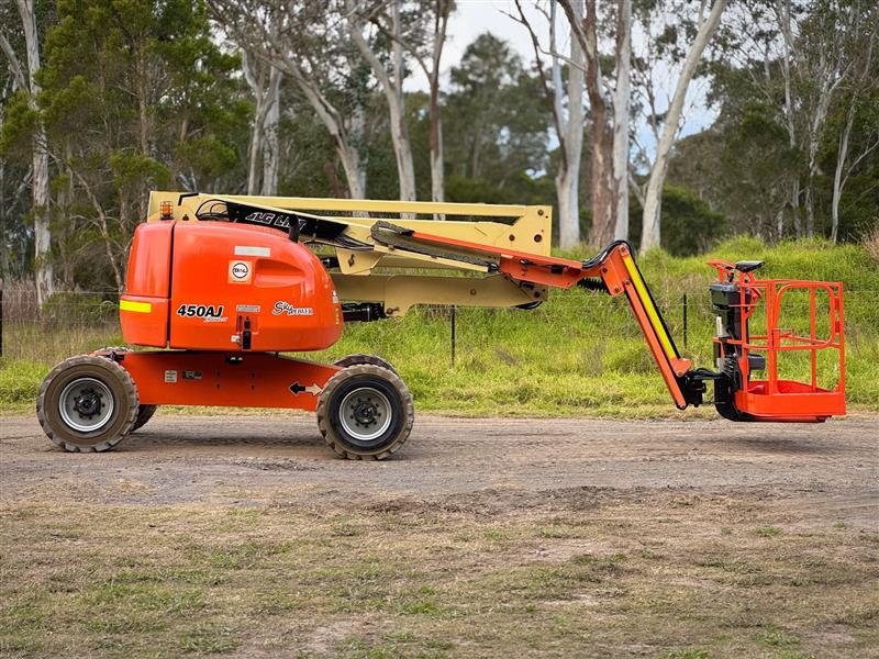 Photo 4. JLG 450AJ 45ft 13.7M knuckle boom scissor lift elevated work platform