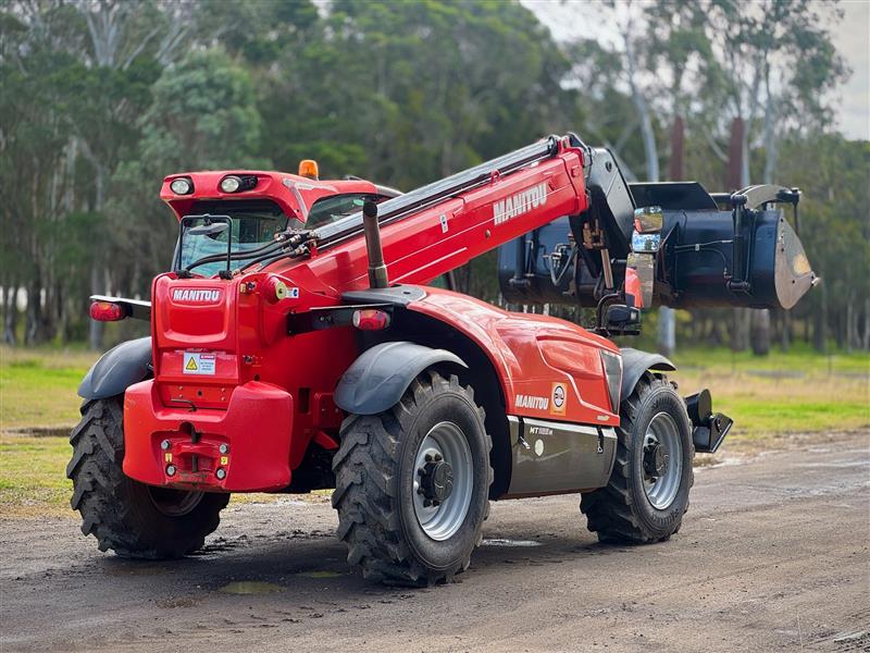 Photo 2. Manitou MT1135 3.5T 11M telescopic handler