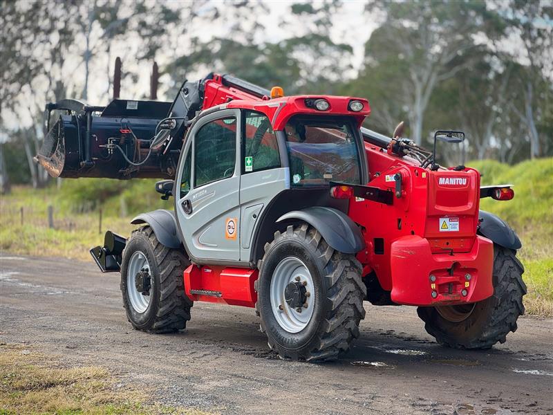 Photo 4. Manitou MT1135 3.5T 11M telescopic handler