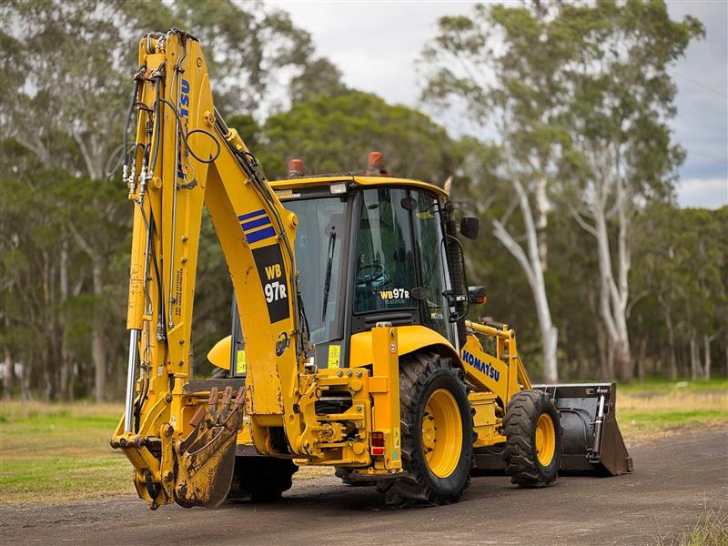 Photo 2. Komatsu WB97R platinum edition backhoe loader