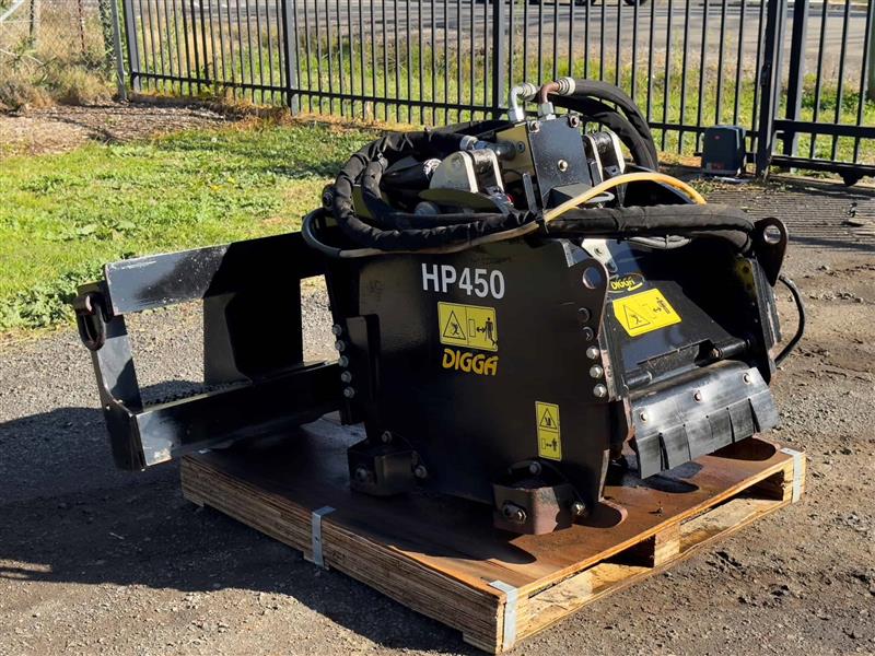 Photo 2. Digga HP450 road profiler cold planer