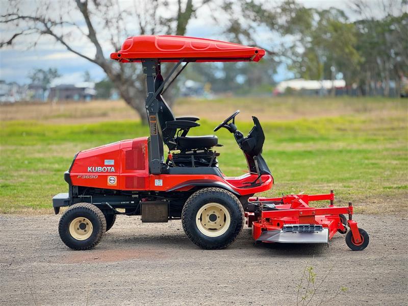Photo 4. Kubota F3690 72inch diesel out front deck ride on lawn mower
