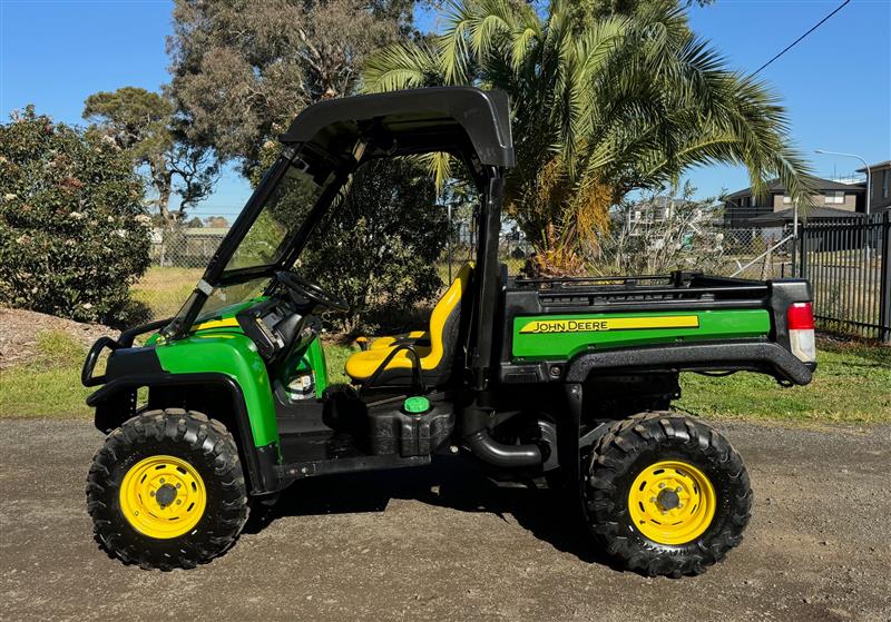 Photo 2. John Deere XUV 855 DSL Gator