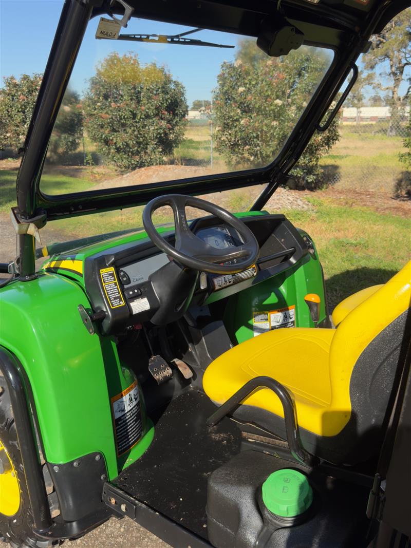Photo 3. John Deere XUV 855 DSL Gator