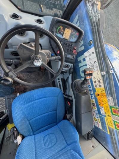 Photo 5. New Holland LM742 telehandler
