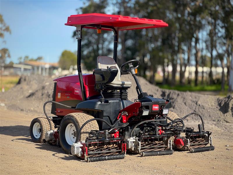 Photo 3. Toro Reelmaster 5010-H cross trax hybrid AWD reel commercial diesel mower