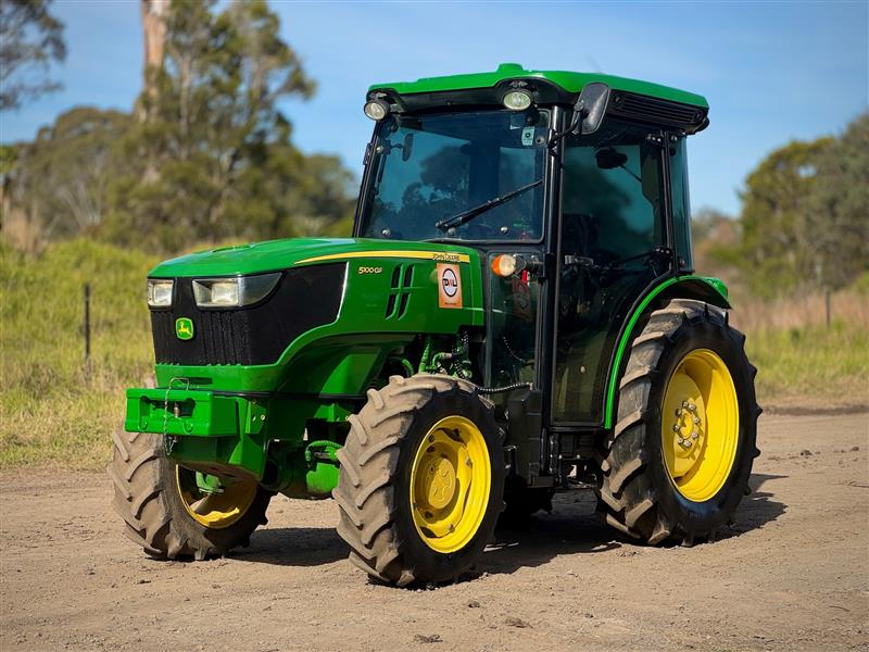 Photo 3. John Deere 5100GF a/c cabin tractor