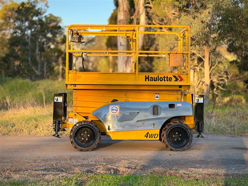 Photo 4. Haulotte Compact 12DX diesel scissors lift