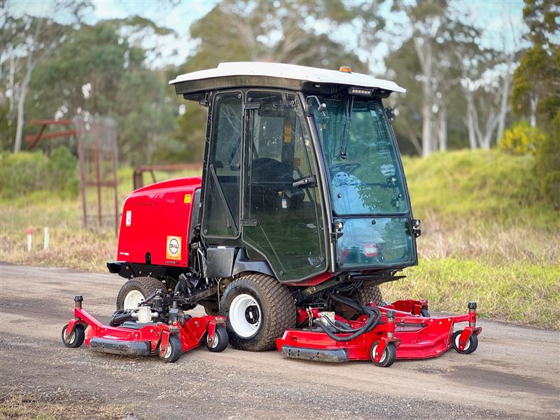 Photo 4. Toro Groundsmaster 4010D wide area ride on diesel commercial lawn mower