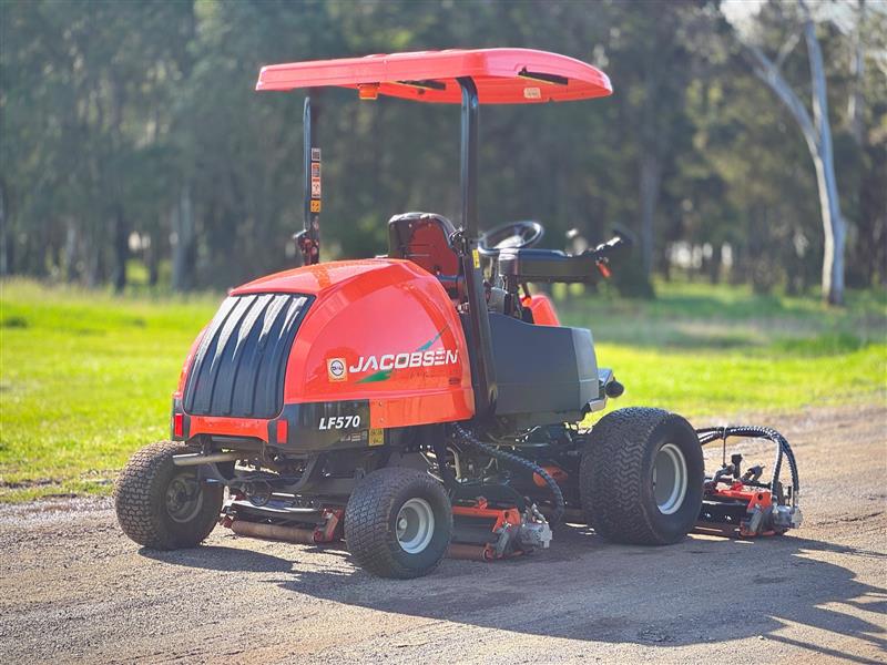 Photo 3. Jacobsen LF570 ride on fairway mower