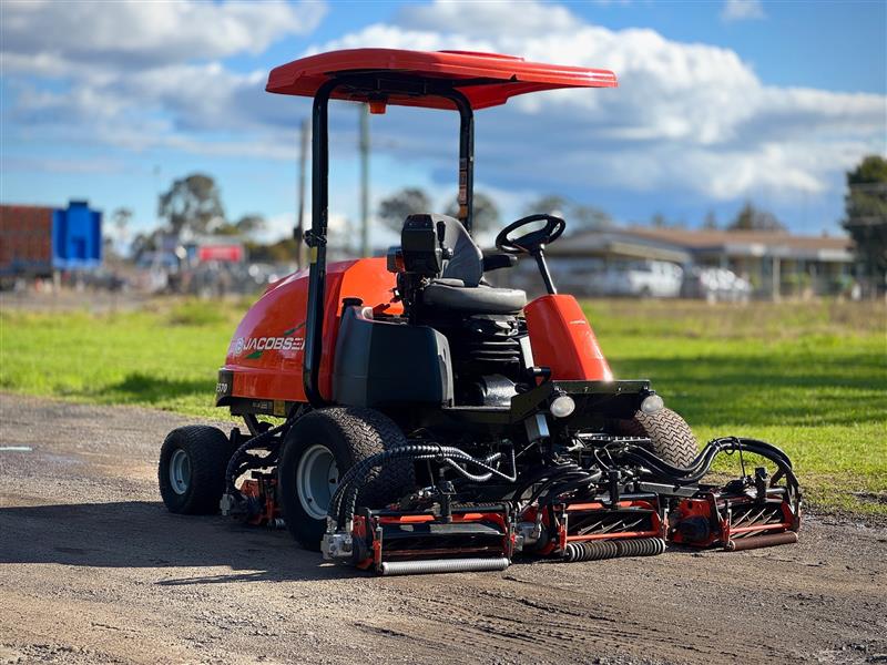 Photo 4. Jacobsen LF570 ride on fairway mower