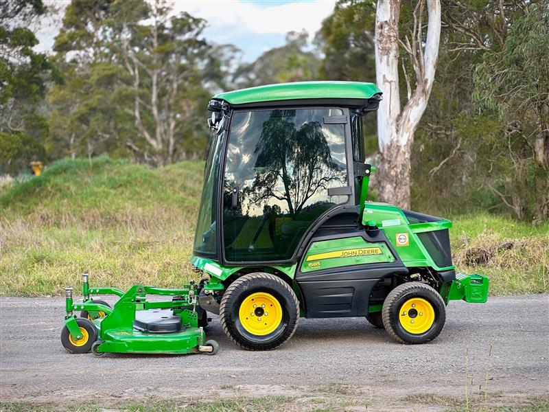 Photo 3. John Deere 1585 72 a/c commercial out front ride on lawn mower