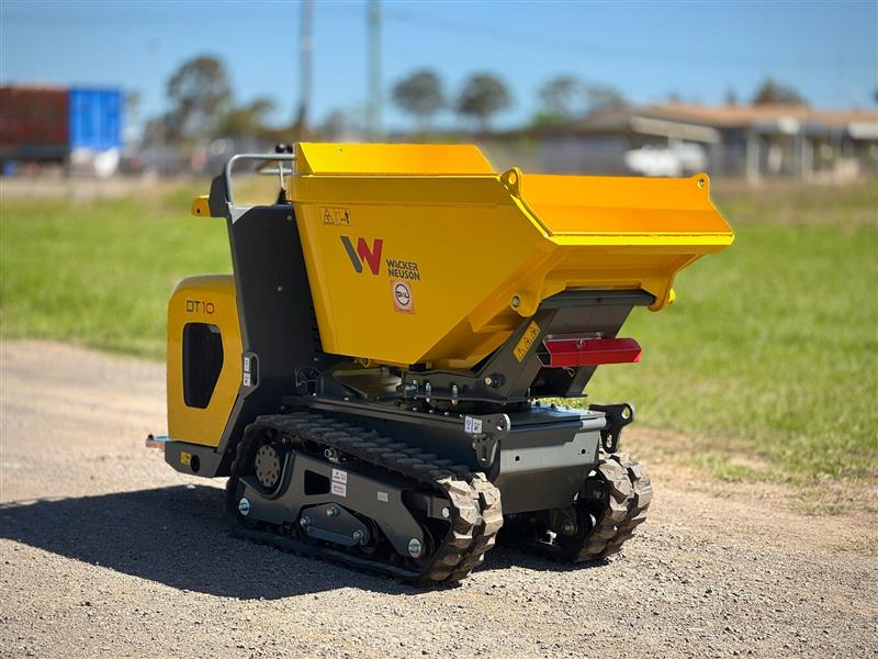 Photo 2. Wacker Neuson DT10 1T tracked diesel dumper truck