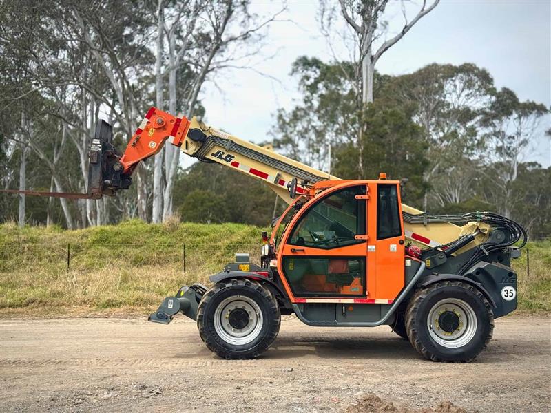 Photo 4. JLG 4013 4T 13M telehandler
