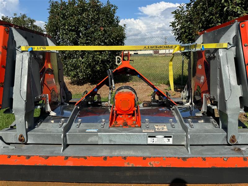 Photo 2. Howard Condor RLM 350 mulcher