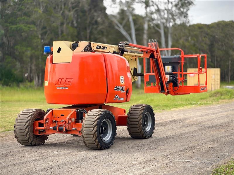 Photo 2. JLG 450AJ 45ft 13.7M knuckle boom scissor lift elevated work platform