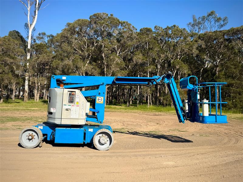 Photo 4. Genie Z34/22 boom lift elevated work platform