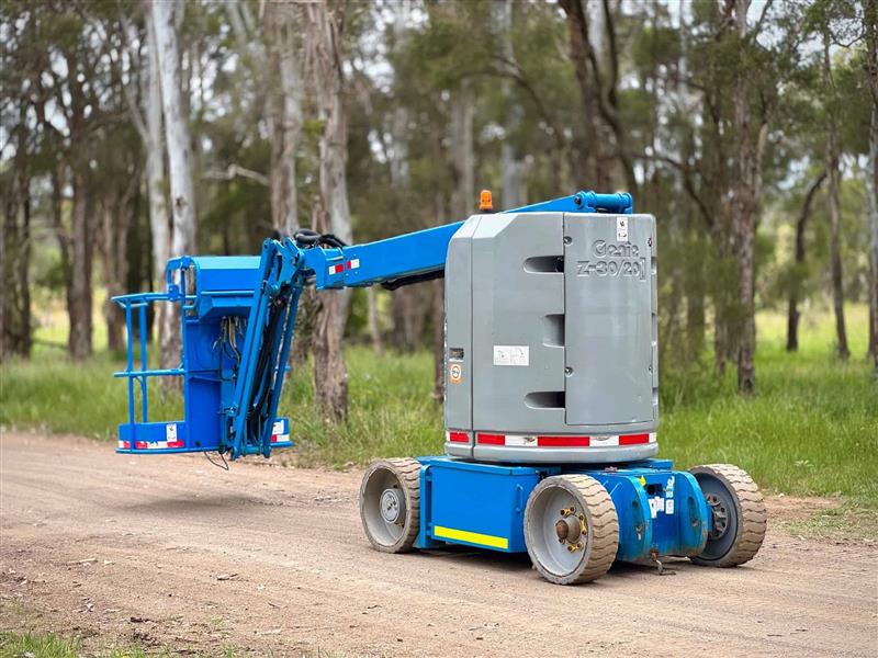 Photo 2. Genie Boom Z34/20N boom scissor lift elevated work platform