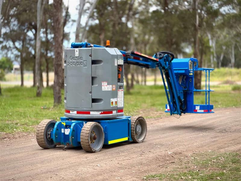 Photo 3. Genie Boom Z34/20N boom scissor lift elevated work platform