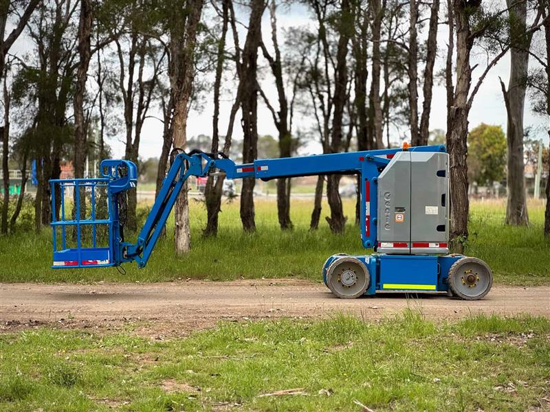 Photo 4. Genie Boom Z34/20N boom scissor lift elevated work platform