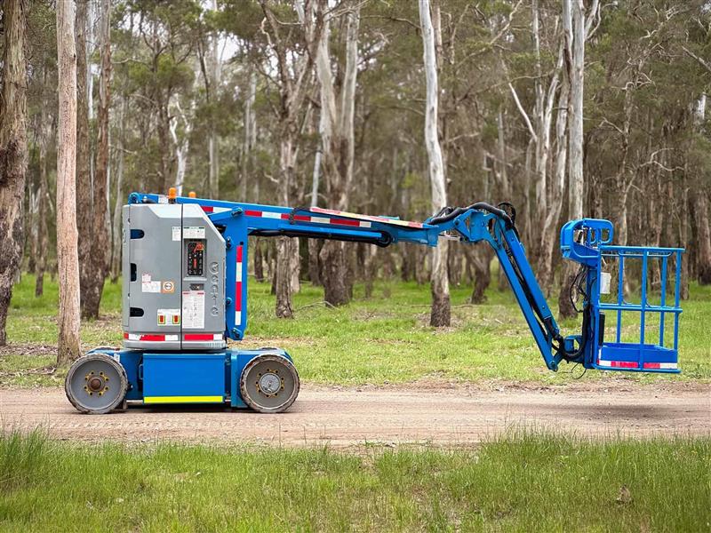 Photo 5. Genie Boom Z34/20N boom scissor lift elevated work platform