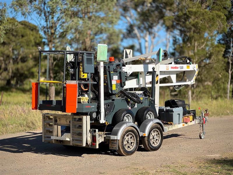 Photo 2. Leguan Monitor 125M1 12.5M knuckle boom & trailer scissor lift cherry picker