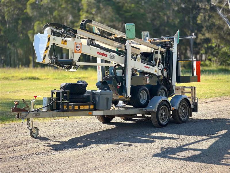 Photo 4. Leguan Monitor 125M1 12.5M knuckle boom & trailer scissor lift cherry picker