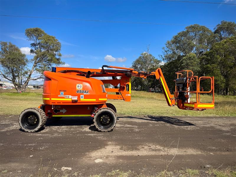 Photo 3. JLG 450AJ 45t 13.7M knuckle boom scissor lift elevated work platform