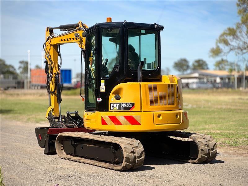 Photo 3. Caterpillar 305.5E2 5.5T excavator