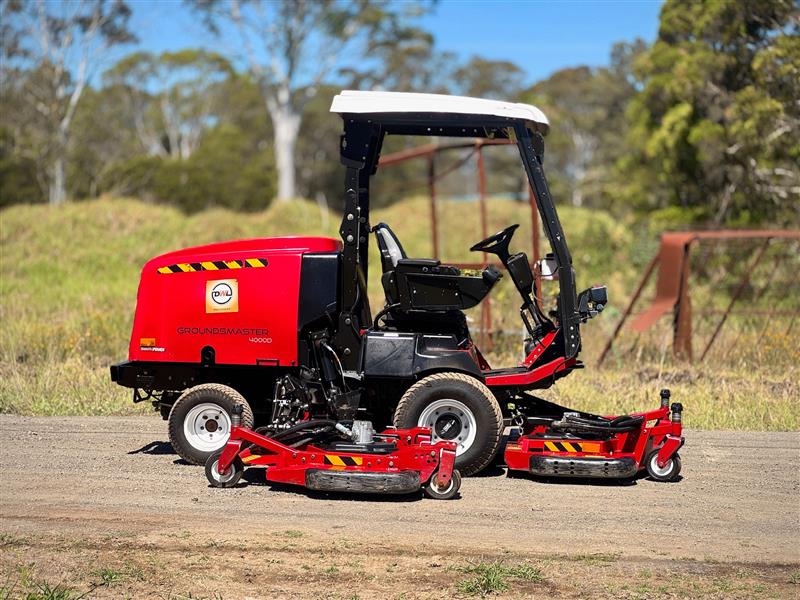 Photo 3. Toro Groundsmaster 4000D diesel ride on lawn mower