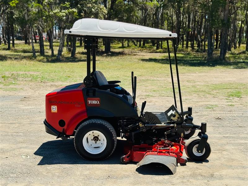 Photo 3. Toro Groundsmaster 7210 diesel commercial zero turn ride on lawn mower