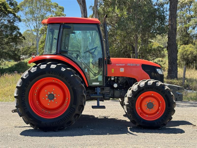 Photo 4. Kubota M9540DHC diesel 4x4 AWD farm tractor