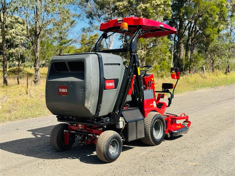 Photo 3. Toro proline H800 catcher mower commercial zero turn ride on mower