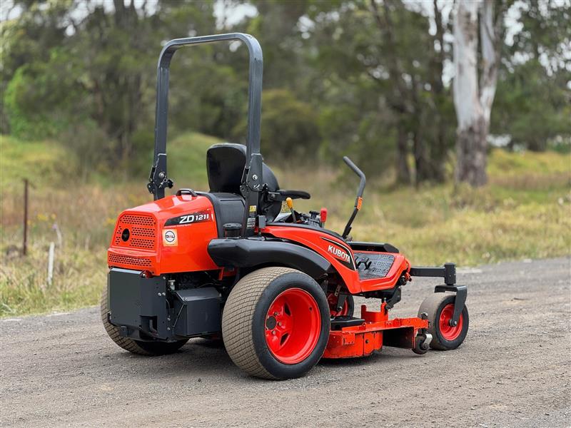 Photo 4. Kubota ZD1211 commercial diesel zero turn ride on lawn mower