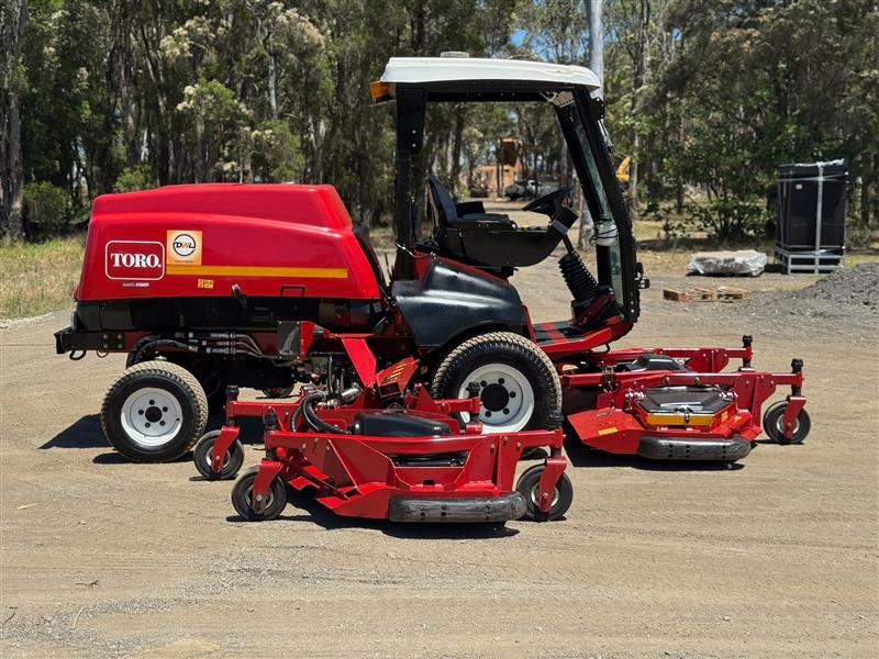 Photo 2. Toro Groundsmaster 5900 wide area ride on diesel commercial lawn mower