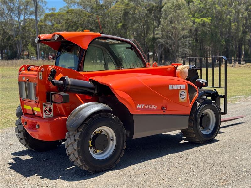 Photo 3. Manitou MT-X 625T 2.5T 6M telehandler